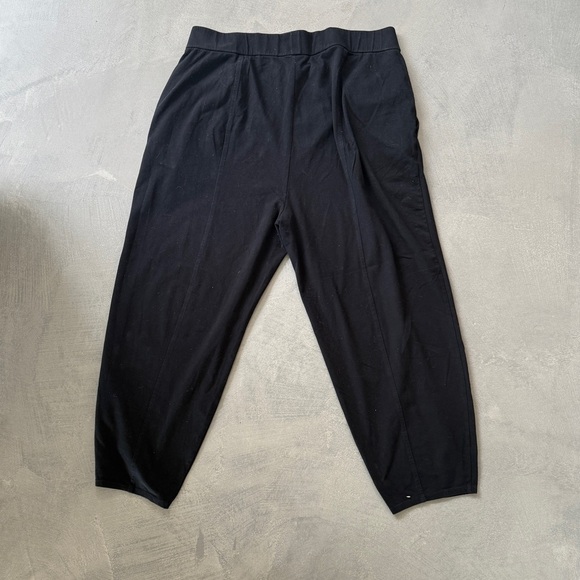 Eileen Fisher Black Pull On Straight Leg Organic Blend Pants w/Pockets and - Picture 1 of 5